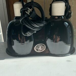USED. Zoo Med double dual heating dome for reptiles